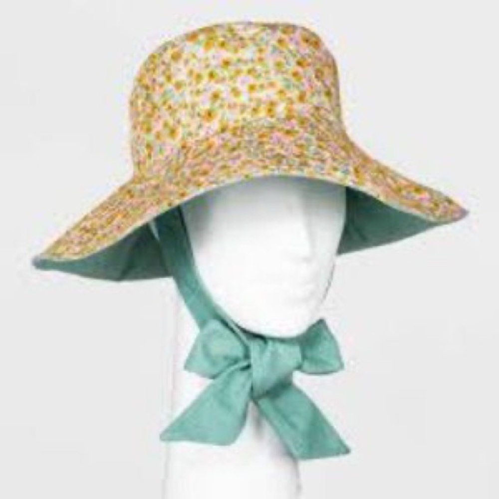 Universal Thread Hat (with straps)